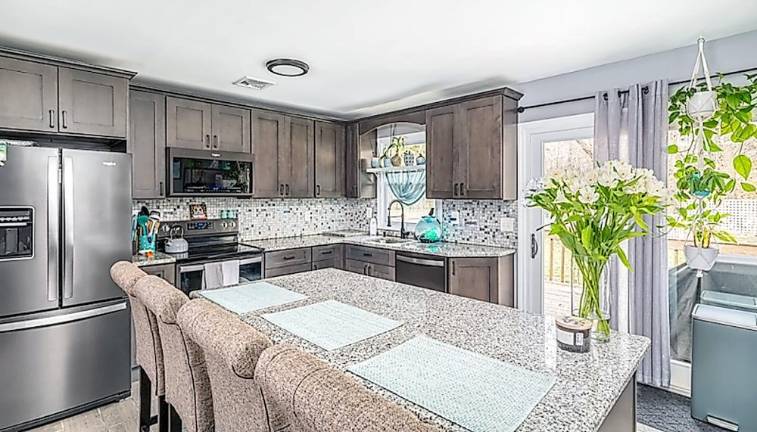Two-bedroom Barry Lakes ranch is newly renovated Two-bedroom Barry Lakes ranch is newly renovated