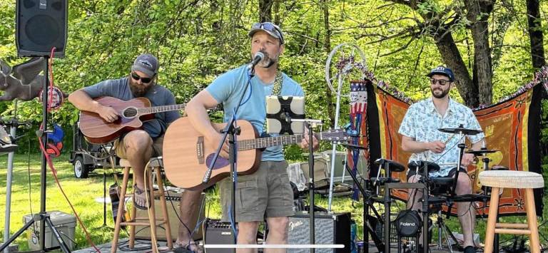 Distillery recreates a ShakeDown <b>Parachute Adams will play Saturday night at the Lafayette House. (Photo courtesy of Parachute Adams)</b>