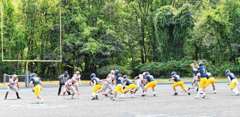 Football roundup: High Point beats Jefferson Football roundup: High Point beats Jefferson
