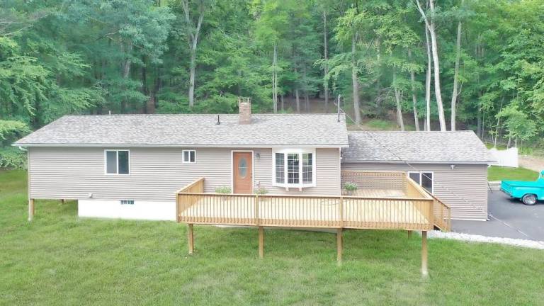 Modern three-bedroom ranch on Raymondskill Creek default