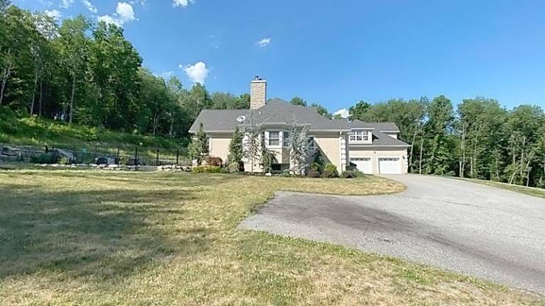 Pick your own colors in this fully renovated home