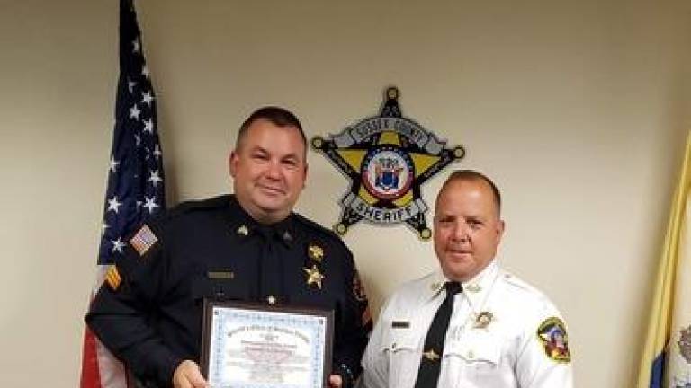 Sheriff's Officer receives award Sheriff's Officer receives award