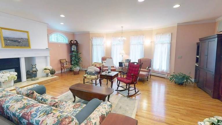 Captivating colonial comes with several unique features