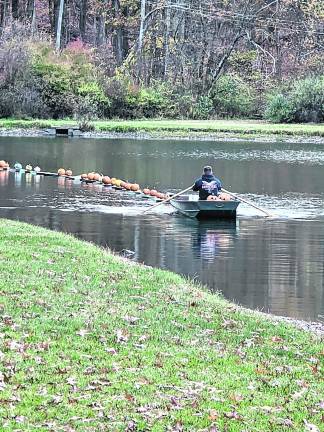 <b>The Pumpkin Float at Horton Pond</b>