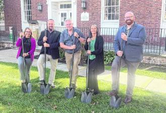 David Silverthorne, Sussex County Commissioner; Keith Nelson, Director of Sussex County Facilities Management; Elke Yetter, Sussex County Treasurer; and Will Porter, Director of Sussex County Library System break ground at the Dennis Branch.