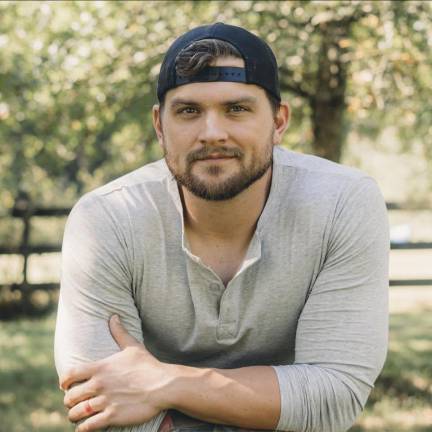 <b>Brandon Davis </b>