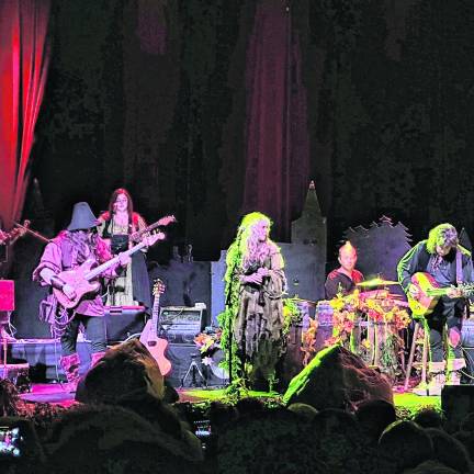 <b>Blackmore’s Night</b>