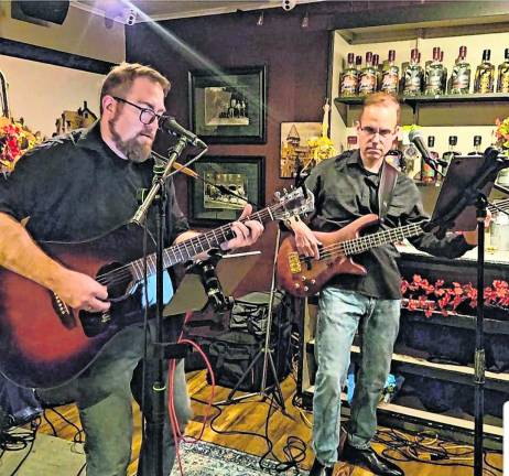<b>Burnt Leftovers Duo</b>