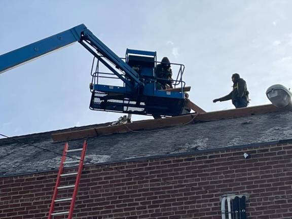 Newton Theatre receives grant for roof repair