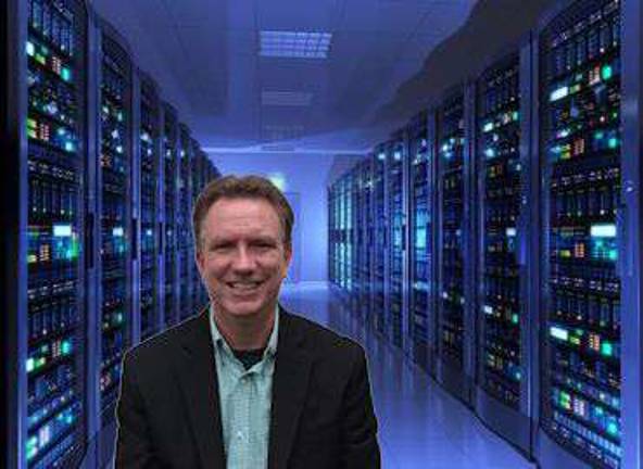 Michael O'Hara in the interior of the server room in the datacenter.