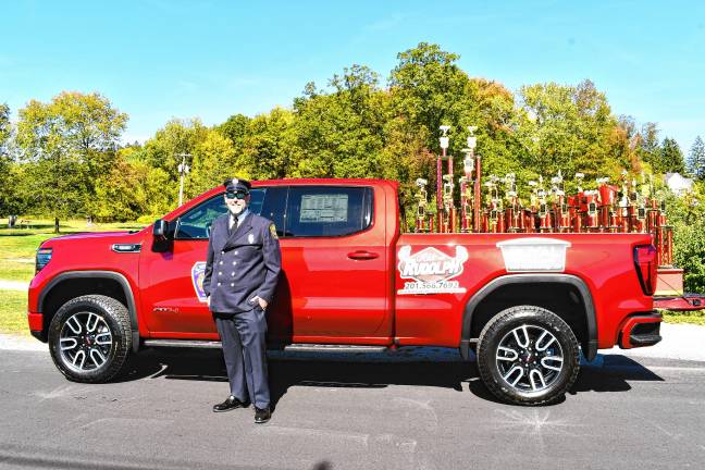 <b>ID5 Trophies are loaded in a truck before the parade.</b>