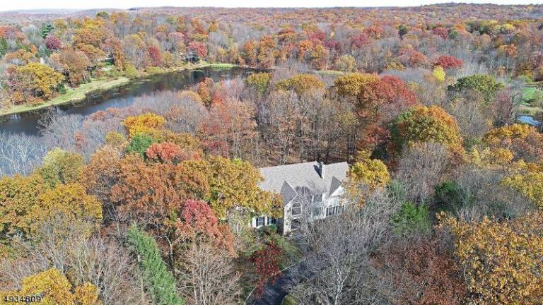 Spacious estate on Morning Star Drive