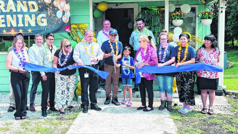 Pikul Thai, a family-owned and operated restaurant at 51 Ryerson Ave., recently held a ribbon cutting. The restaurant offers Thai cuisine, including seafood, chicken and beef dishes, lunch specials and vegetarian options.