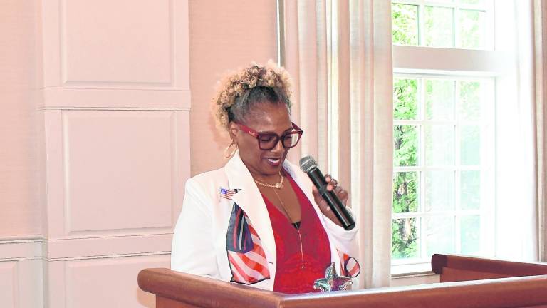 <b>Lee Ellison, executive director of Karen Ann Quinlan Hospice, educator, wellness instructor and community mentor.won Mentorship Excellence Award.</b>