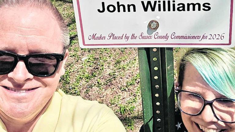 <b>Lisaann VanBlarcom Permunian, right, is shown with Vernon Mayor Anthony Rossi.</b>